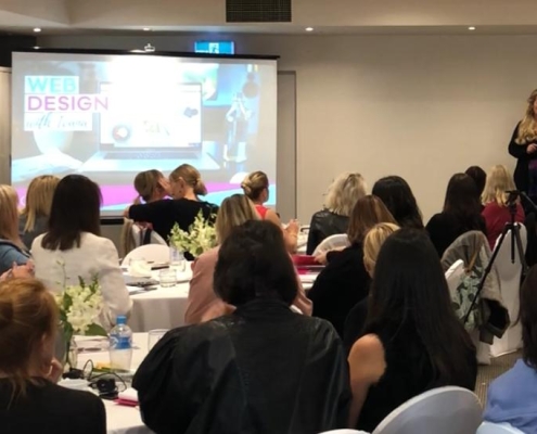 Ivana Katz presenting at women's business conference