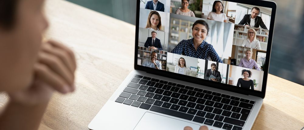 A people is consulting to his customer in a online meeting